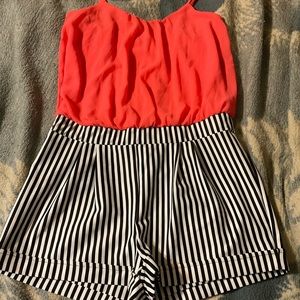 Women’s one piece summer shorts jumper SZ LARGE